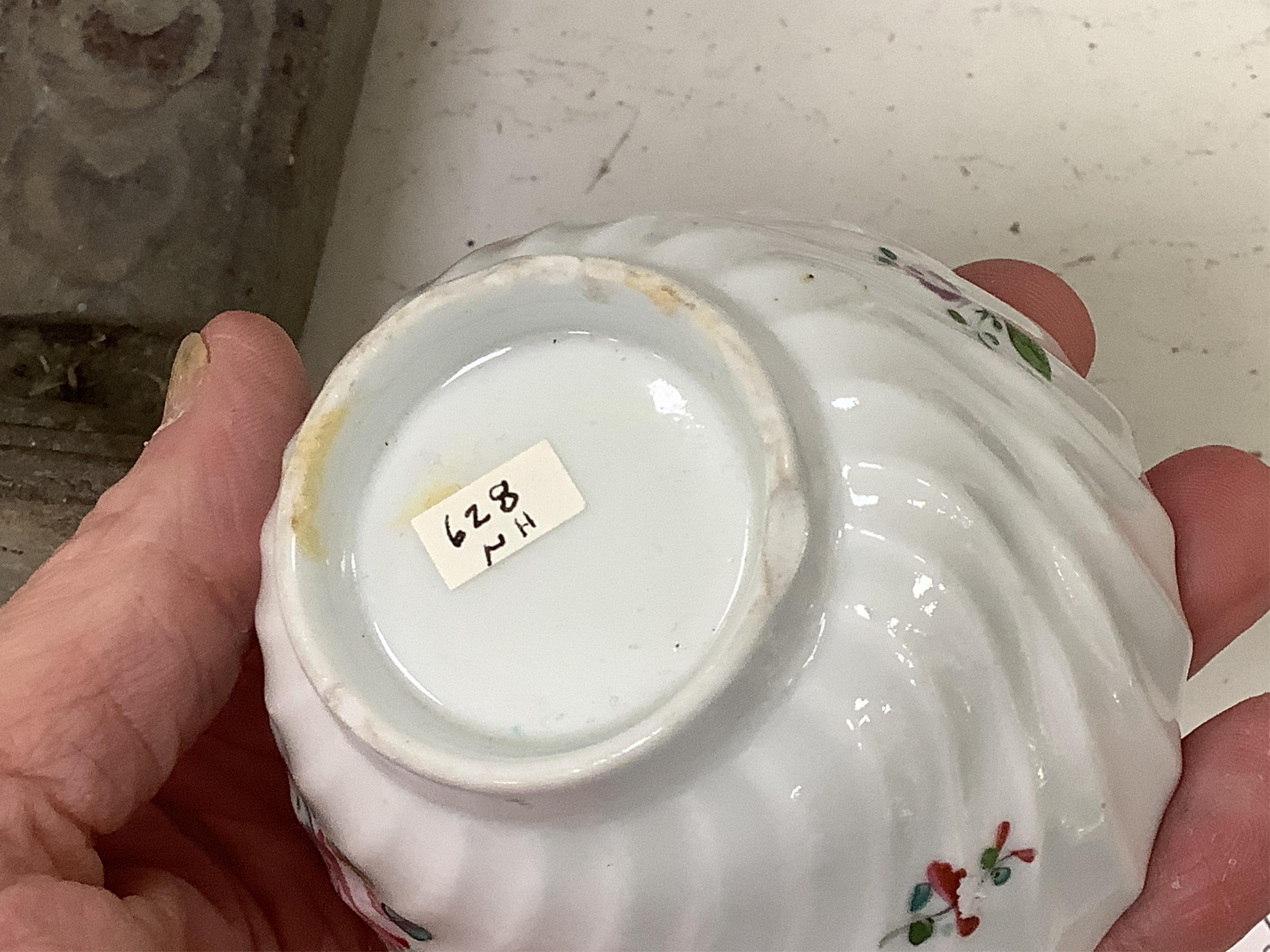 Nine pieces of 18th century New Hall, tea bowls and saucers etc